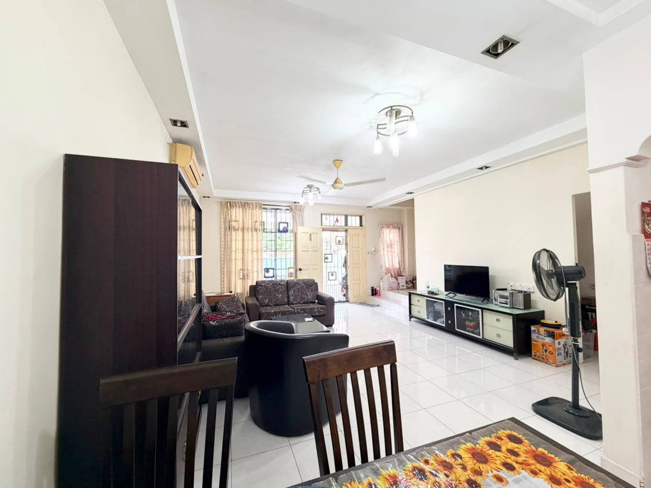 Jalan Indah 20 Bukit Indah — Terrace House in Bukit Indah