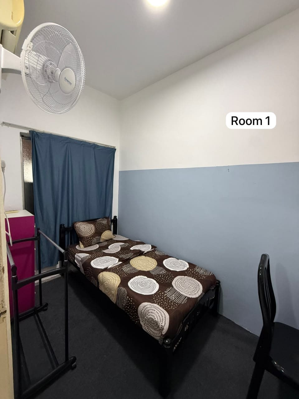 Jalan Indah 1/4, Room For Rent — Studio in Bukit Indah